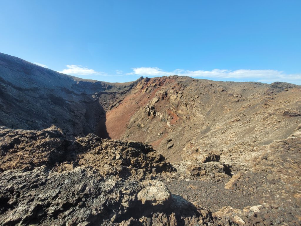 Erloschener Vulkankrater im Timanfaya Nationalpark