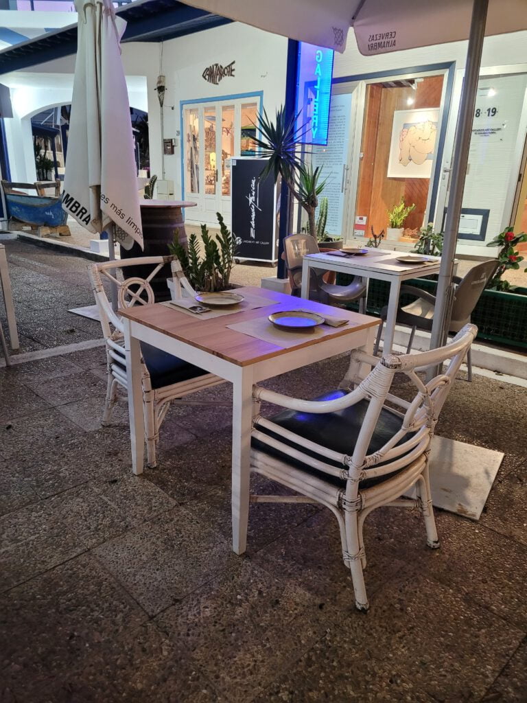Außensitzplatz im Restaurant La-Tabla in Teguise